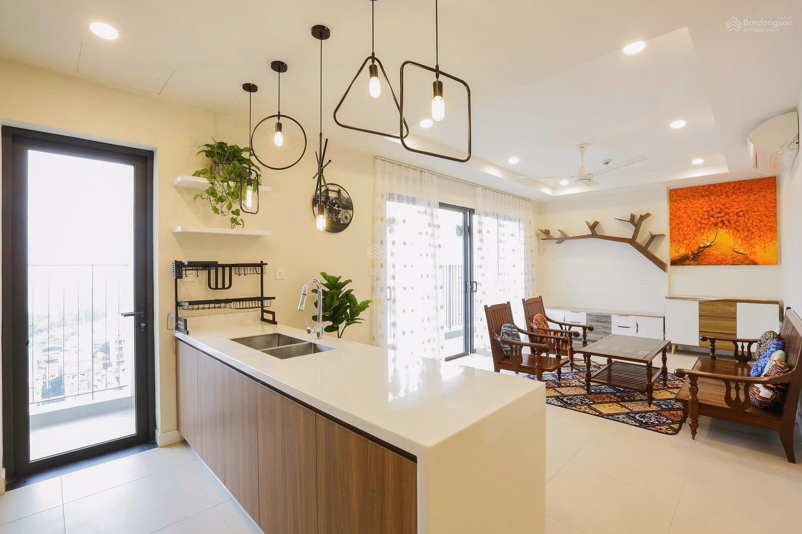 Good price: Owner sells Kosmo apartment 161 Xuan La, 102m², 3 bedrooms, 2 bathrooms, fully furnished 12.x billion Contact: 0947 035 ***