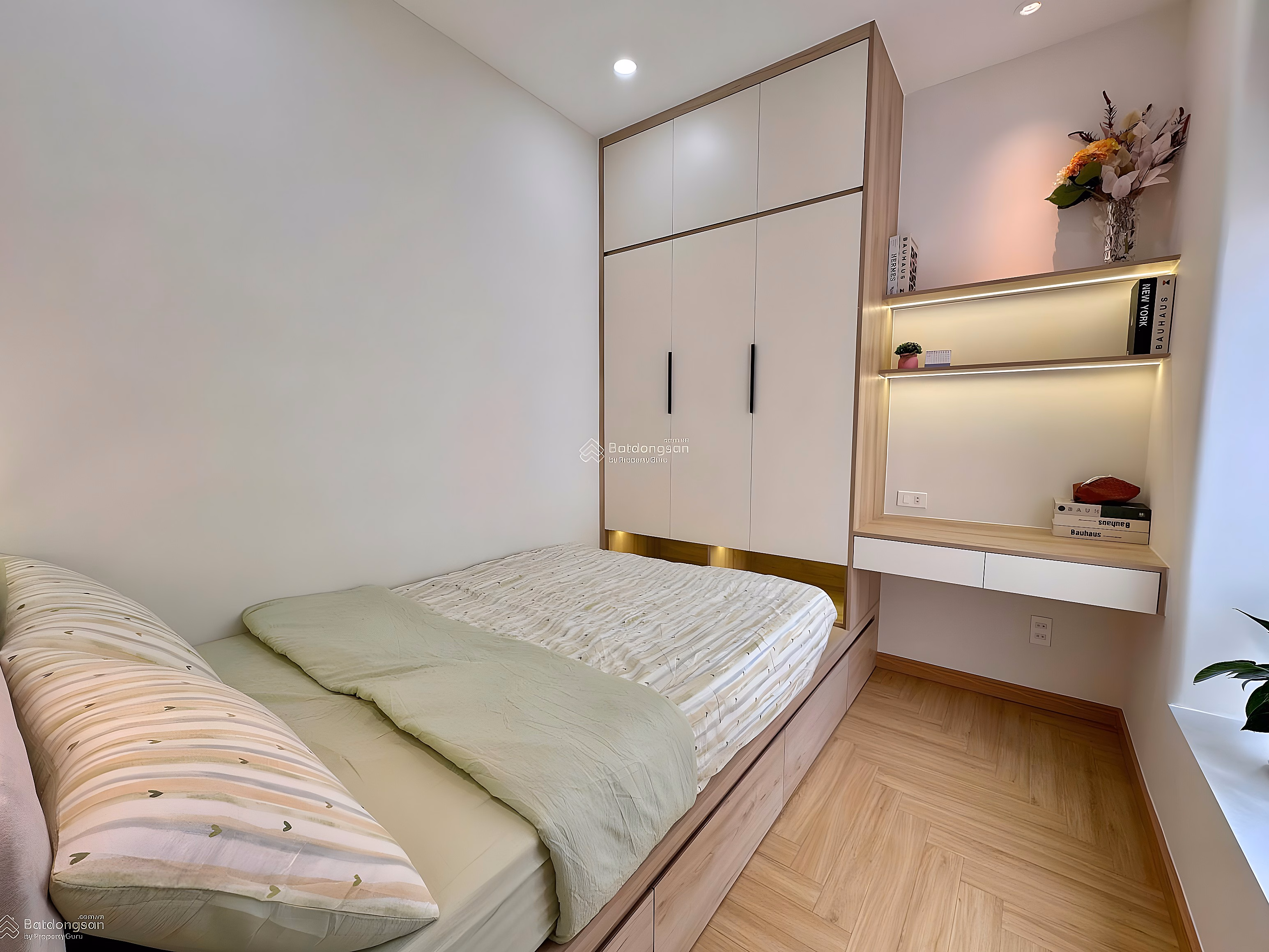 SKY GARDEN 3 APARTMENT FOR SALE, PHU MY HUNG, DISTRICT 7 - 3 BRs, 2 WCs, HIGH QUALITY FURNITURE, ON BOOKING 40 MILLION/MONTH