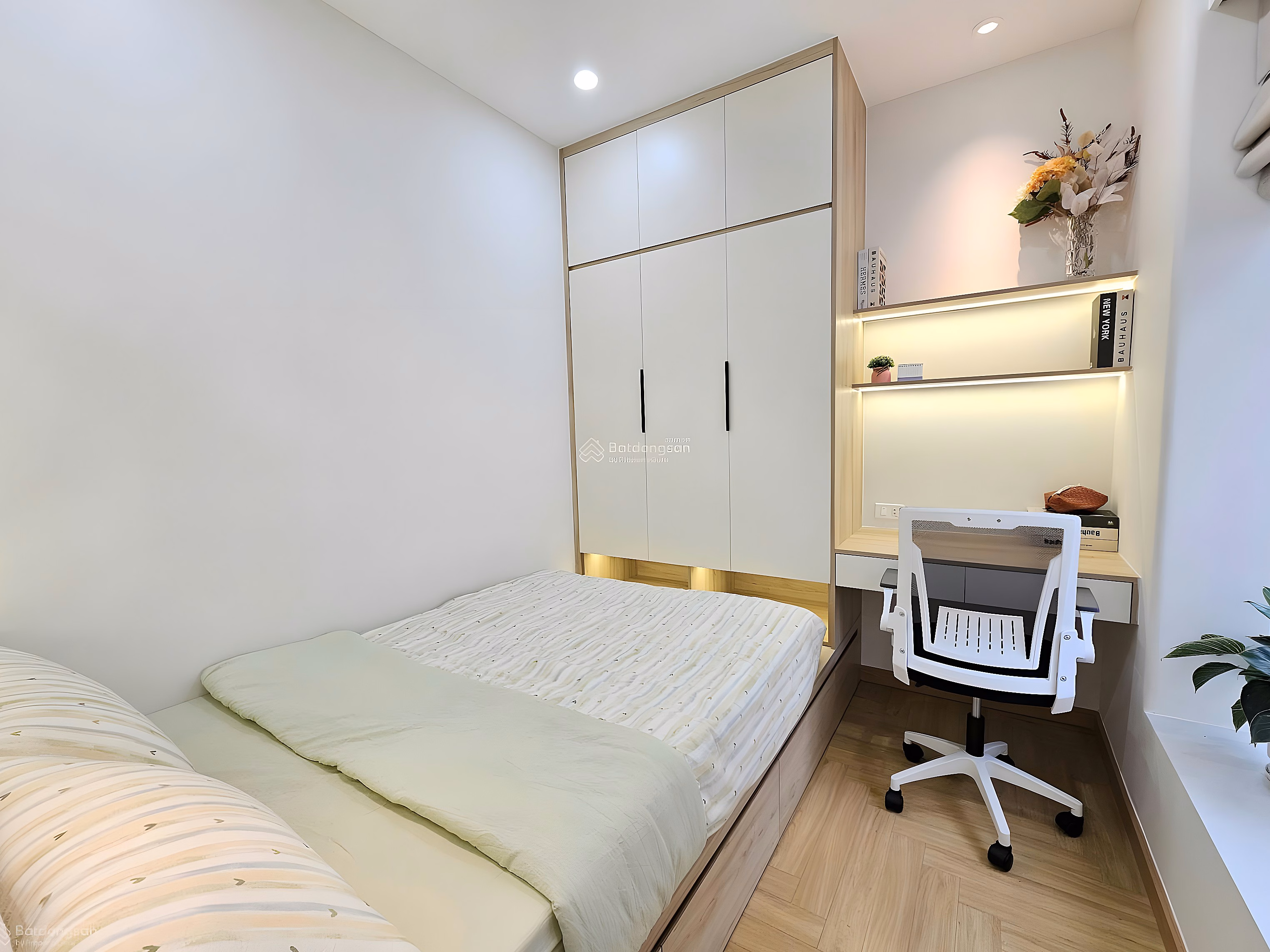 SKY GARDEN 3 APARTMENT FOR SALE, PHU MY HUNG, DISTRICT 7 - 3 BRs, 2 WCs, HIGH QUALITY FURNITURE, ON BOOKING 40 MILLION/MONTH
