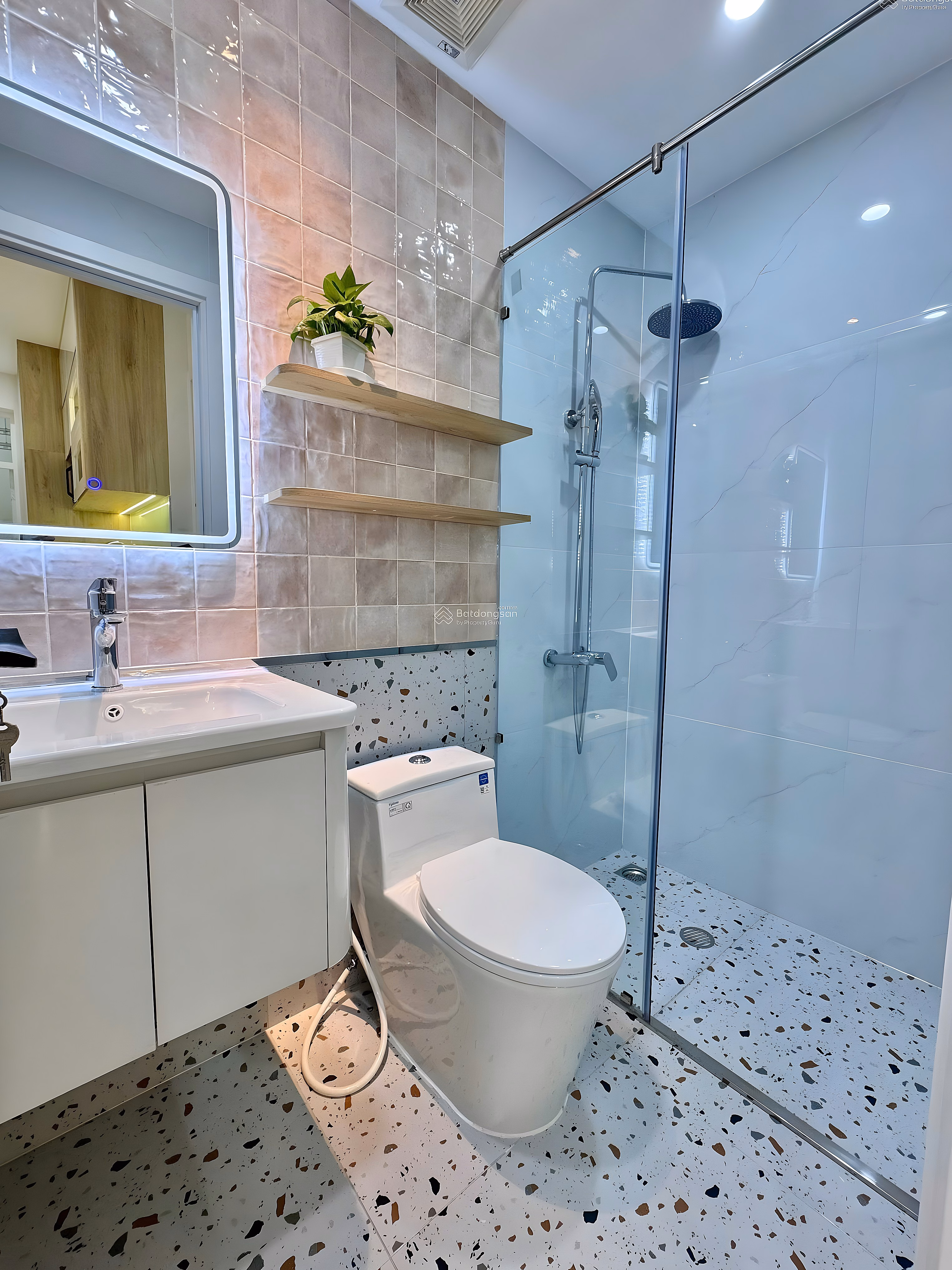 SKY GARDEN 3 APARTMENT FOR SALE, PHU MY HUNG, DISTRICT 7 - 3 BRs, 2 WCs, HIGH QUALITY FURNITURE, ON BOOKING 40 MILLION/MONTH