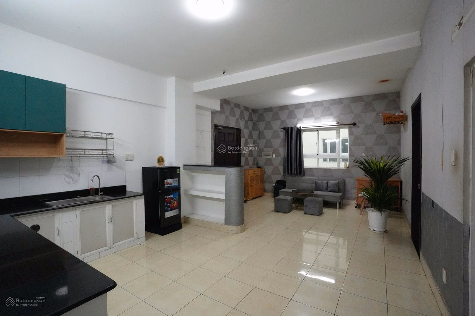 Hand held SH, selling 73m2 corner house and handing over the house exactly like the Khang Gia Go Vap apartment video