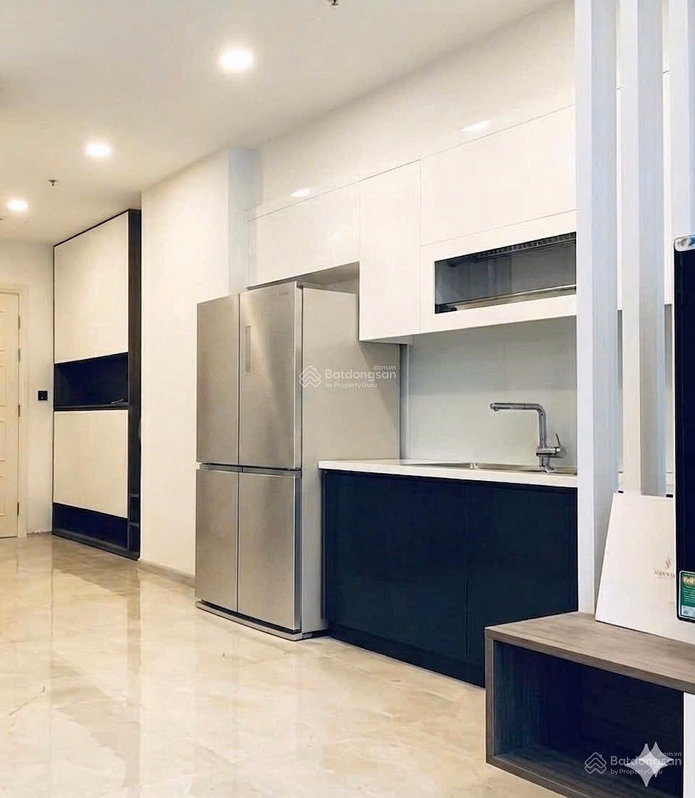 Price 13.7 billion for sale 74m2 Vinhomes Ba Son Unique horizontal layout with bathtub with pink book