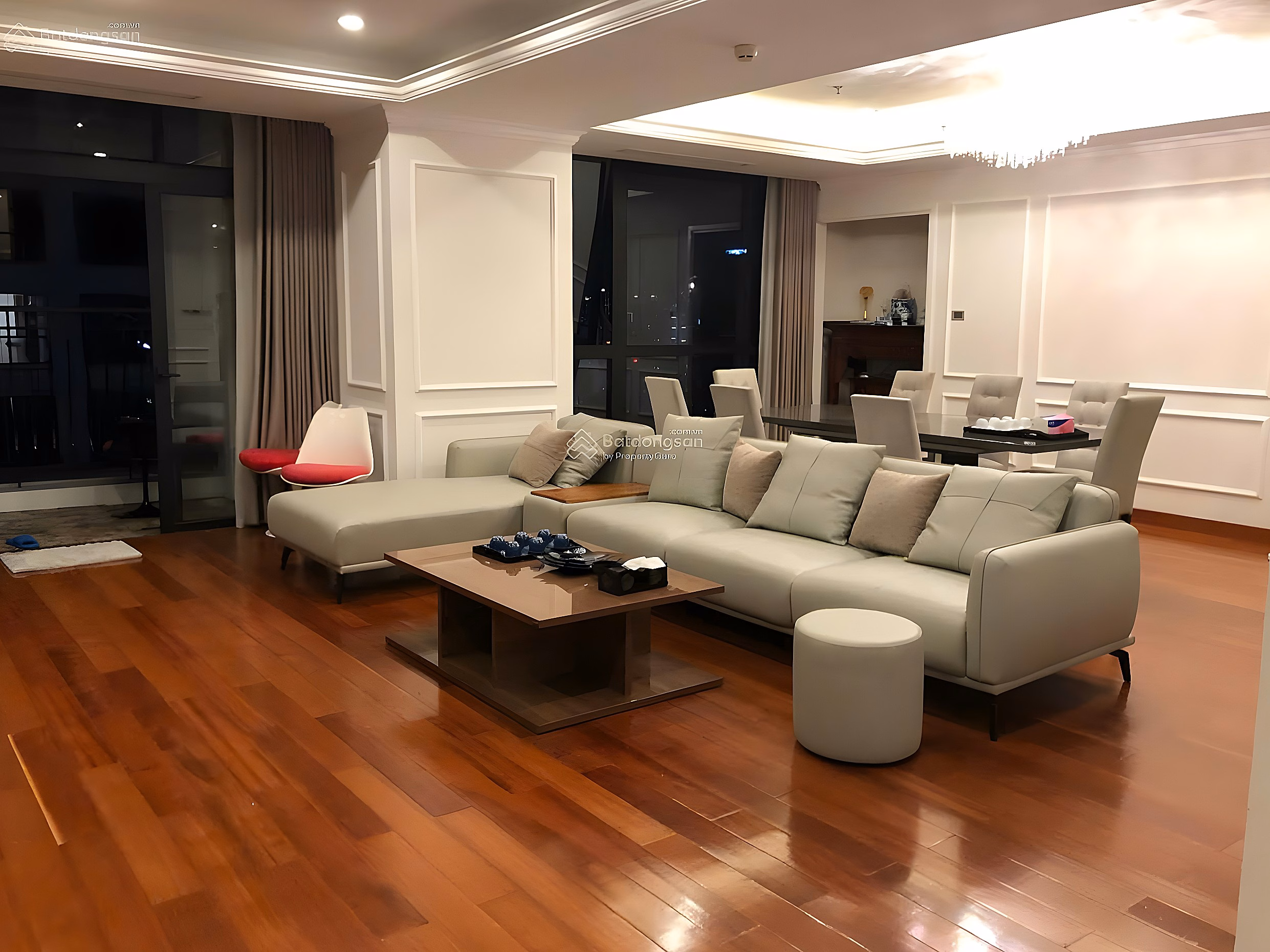 Management Board synthesizes Royal City apartment fund 2 bedrooms - 3 bedrooms - 4 bedrooms duplex, penthouse priced from only 16 million/month