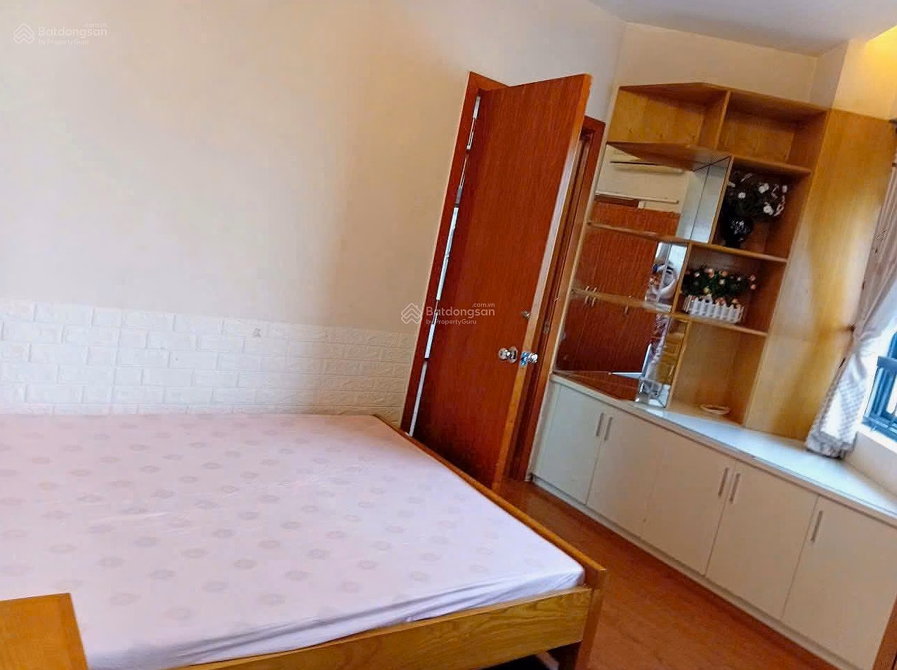 Apartment for sale CT2A Hoang Cau, Dong Da. Area 57m², 2 bedrooms fully furnished, price 5.7 billion***