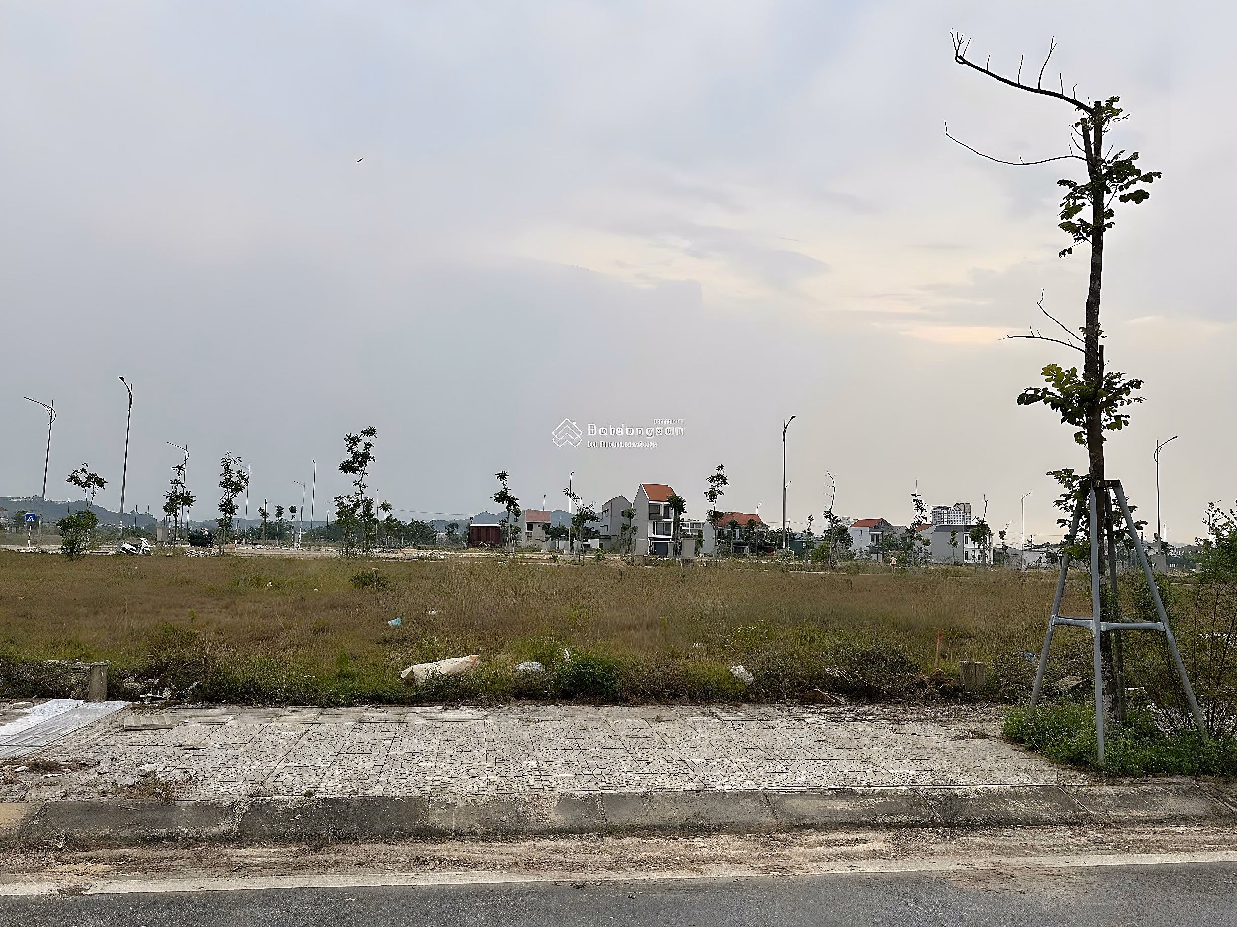 KQH Thuy Duong land with park view on 3 open sides, 150m2, price 4 billion 8
