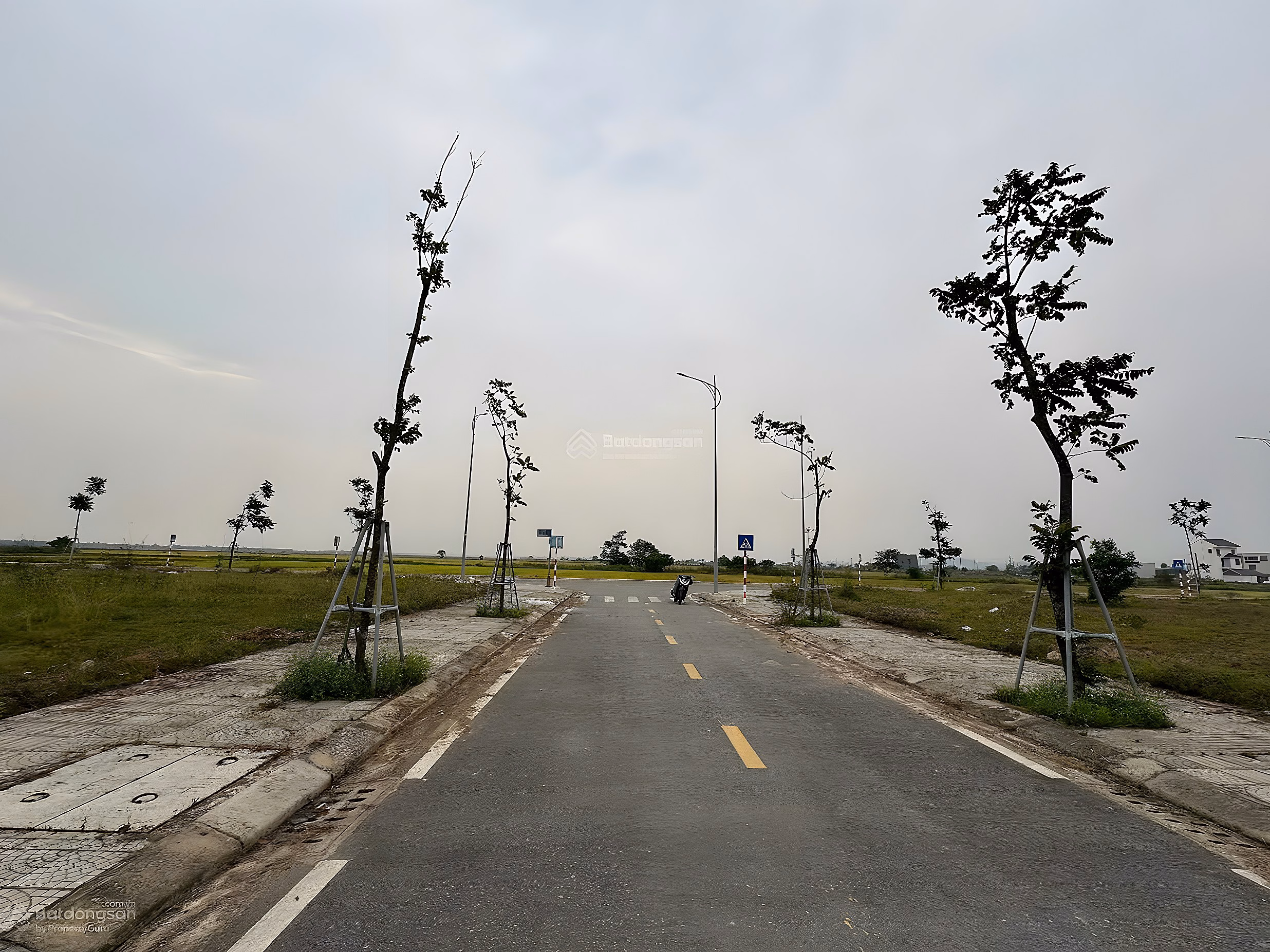 KQH Thuy Duong land with park view on 3 open sides, 150m2, price 4 billion 8