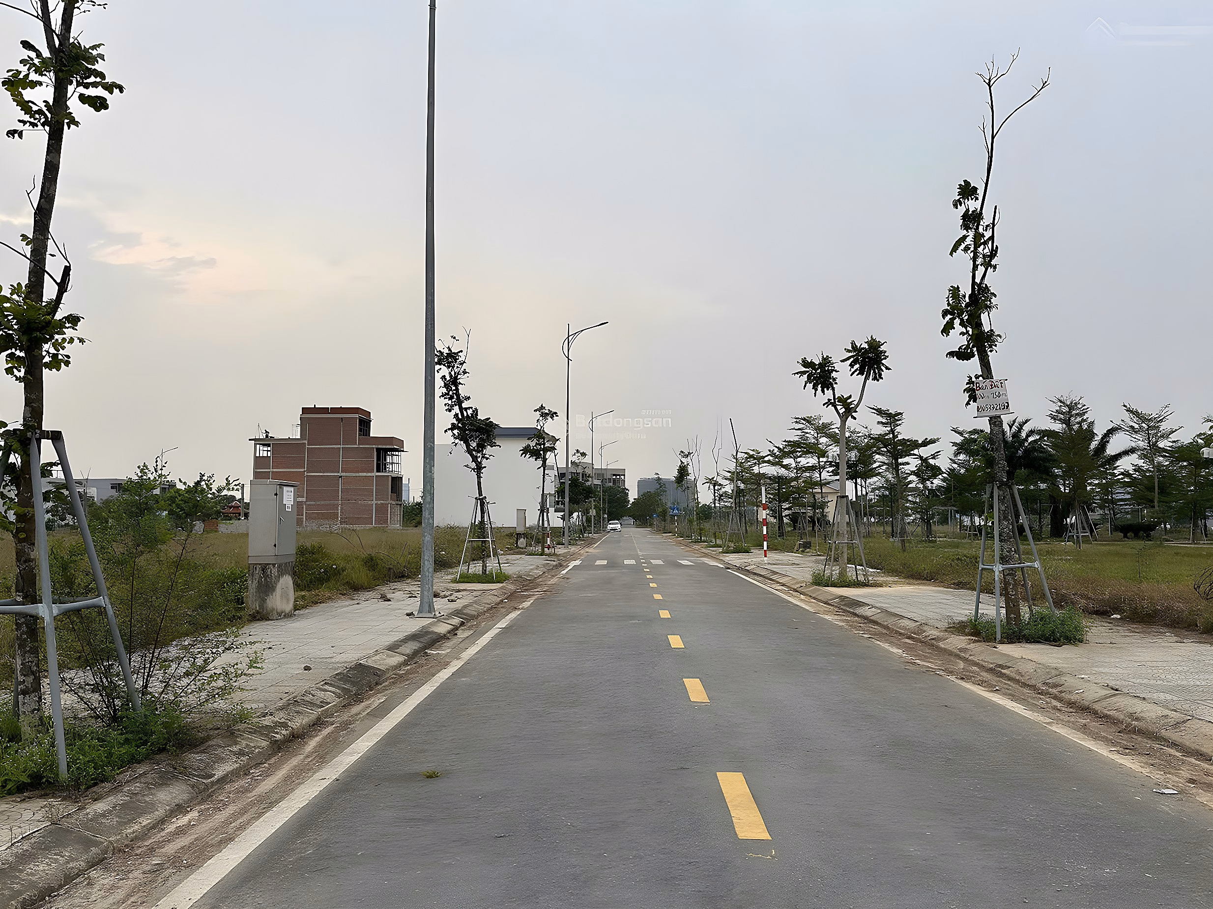 KQH Thuy Duong land with park view on 3 open sides, 150m2, price 4 billion 8
