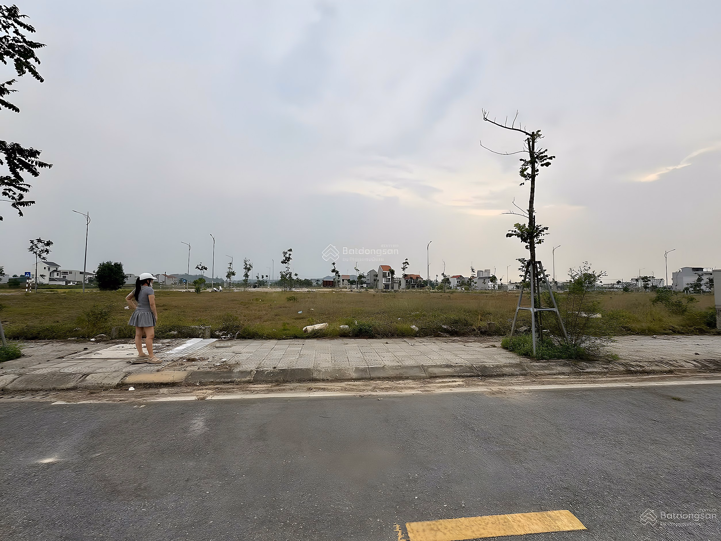 KQH Thuy Duong land with park view on 3 open sides, 150m2, price 4 billion 8