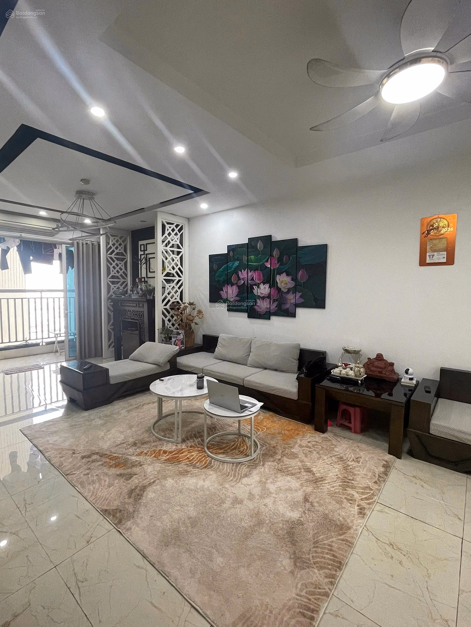 The owner sells apartment 11, area 126m², building A, Ho Guom Plaza apartment building. Red book owner