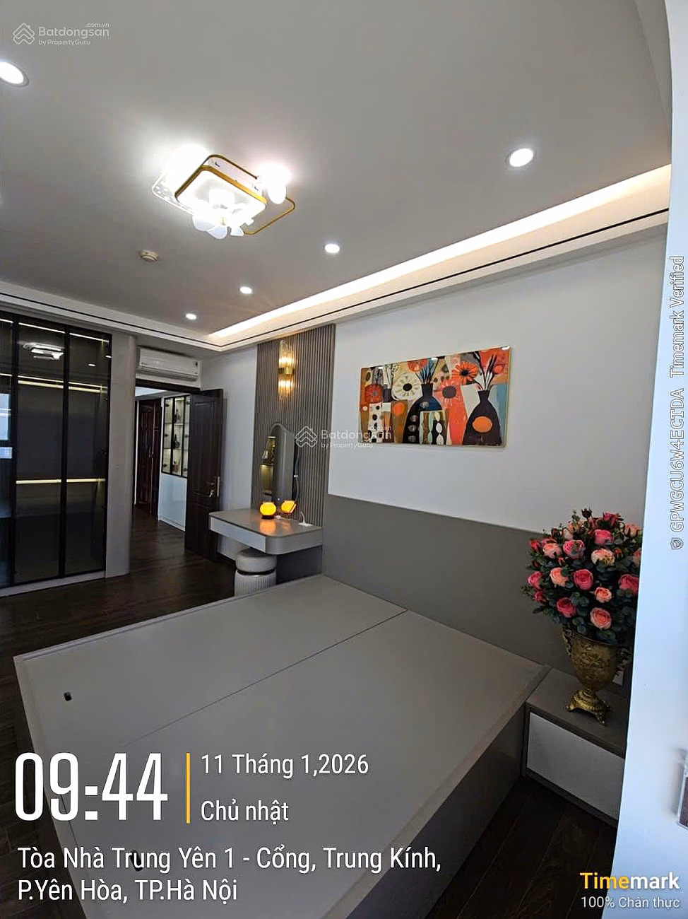 Owner sells high-end corner apartment Trung Yen 1