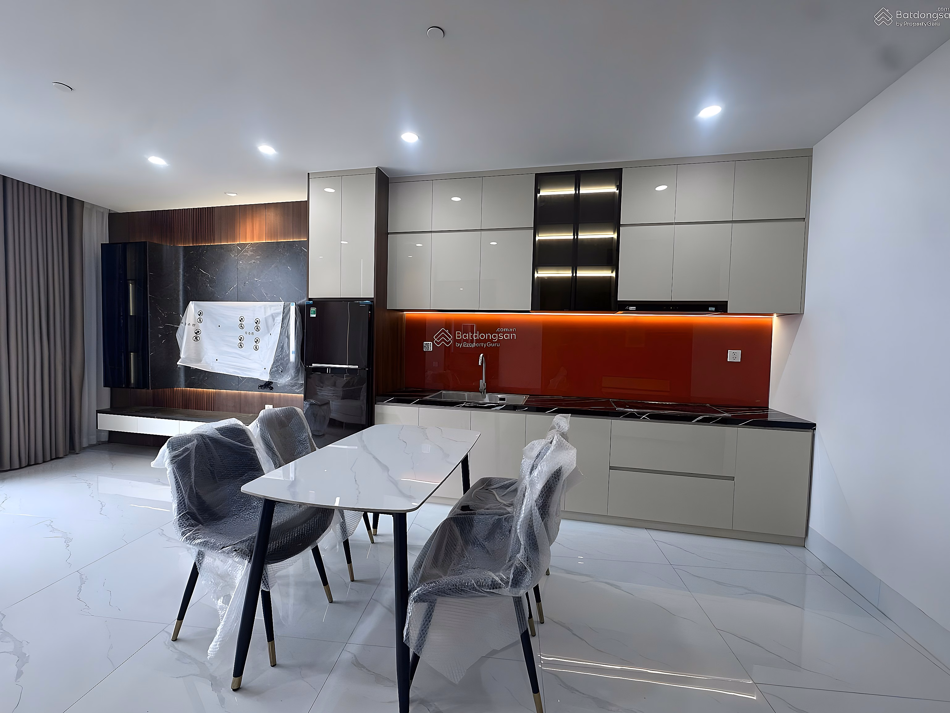 Modern apartment right next to the 5-star Hilton Bach Dang hotel, direct view of the Han River, and fireworks viewing