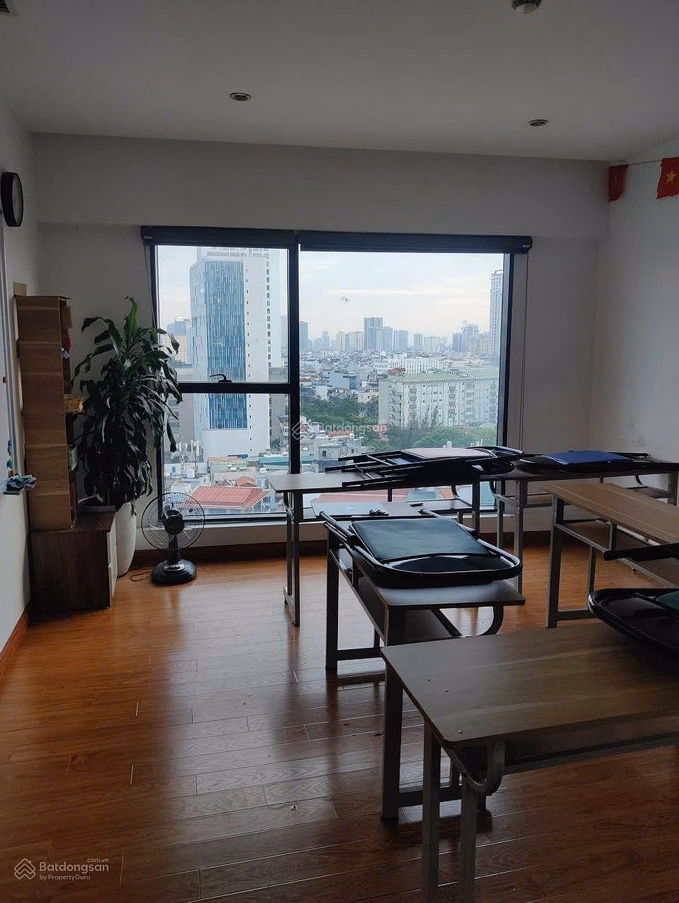 Ngoc Khanh Plaza - Ba Dinh, middle floor 111m², 3 bedrooms, price 67 million/m2 with TL*** meet Hanh