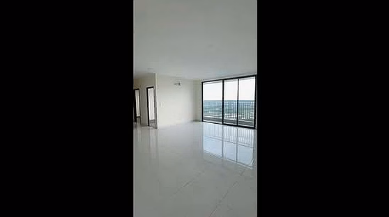 Selling Goldora Plaza apartment, 153m2, 3 bedrooms, 2 bathrooms to receive immediately call 0936 549 ***