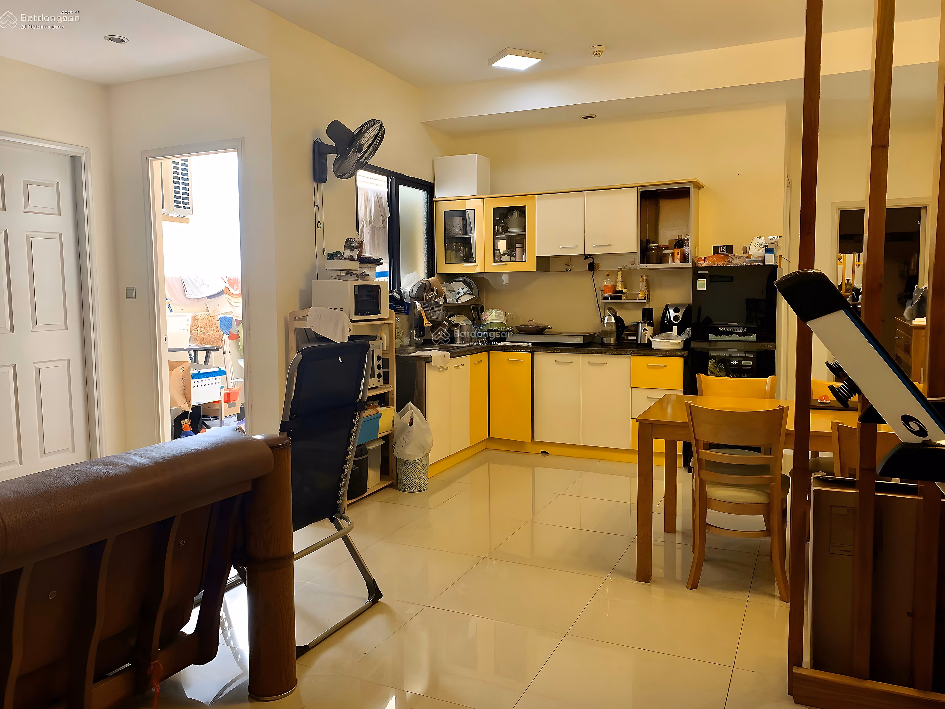 Family needs urgent capital to quickly sell Lac Long Quan apartment in District 11 with 2 bedrooms for 2.55 billion