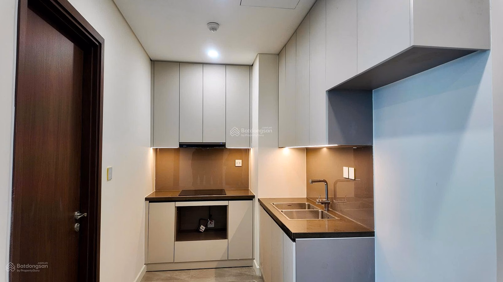 Apartment for rent at Sunshine Green Iconic, 11 million VND, 80m2, 2 bedrooms, 2 bathrooms, preferential price
