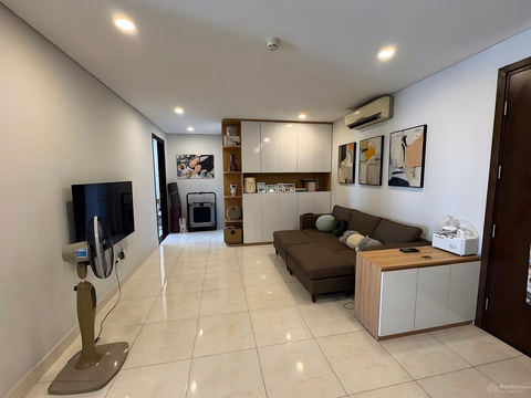 The owner rents a 2-bedroom apartment at 43 Le Van Luong - 14 million/month