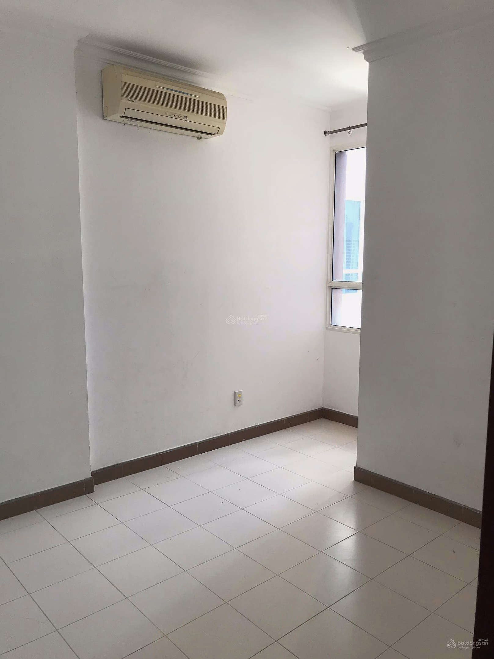 [OWNER - NO MG-QC] Phuc Thinh Apartment District 5 - 65m² - 2 bedrooms - Currently living in - Price 4 billion, free full furniture