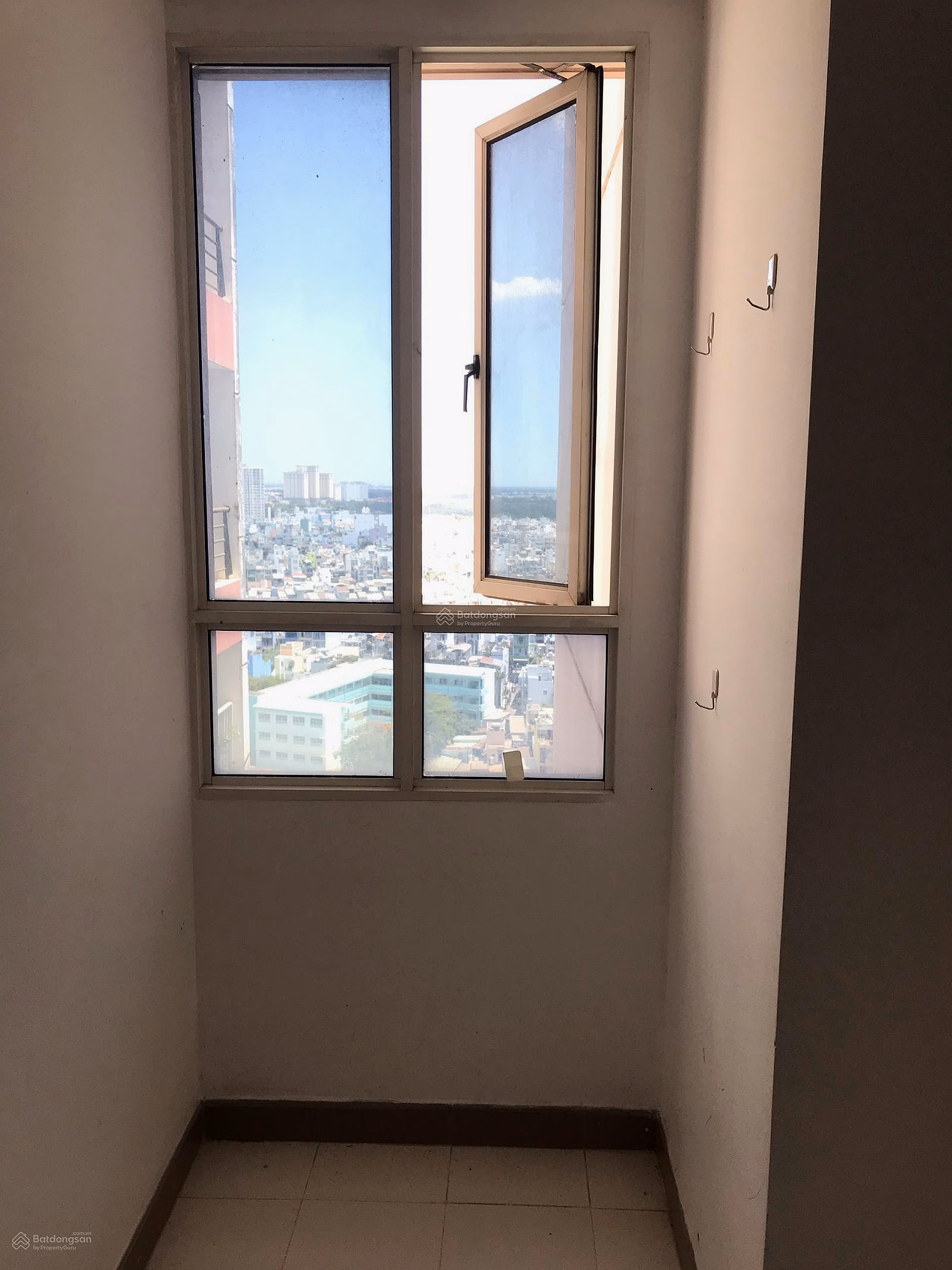 [OWNER - NO MG-QC] Phuc Thinh Apartment District 5 - 65m² - 2 bedrooms - Currently living in - Price 4 billion, free full furniture