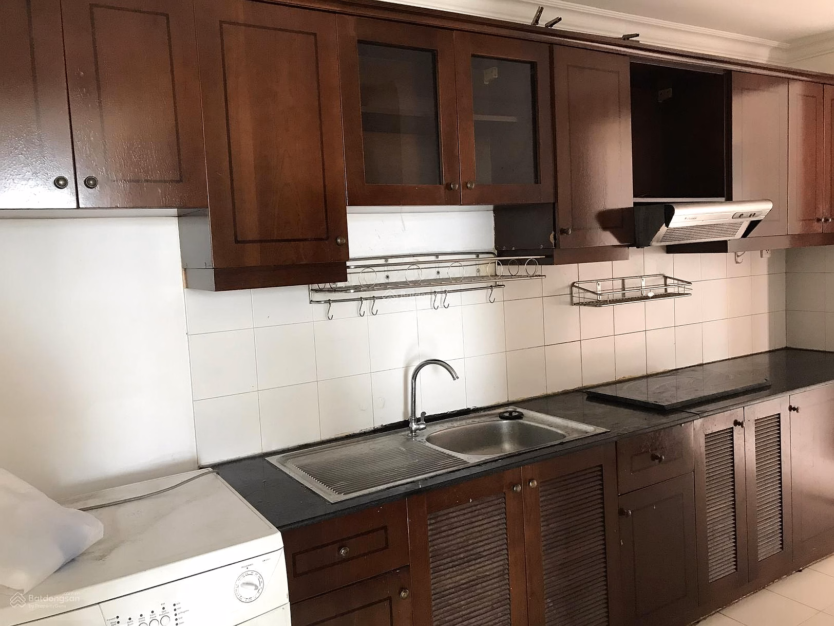 [OWNER - NO MG-QC] Phuc Thinh Apartment District 5 - 65m² - 2 bedrooms - Currently living in - Price 4 billion, free full furniture