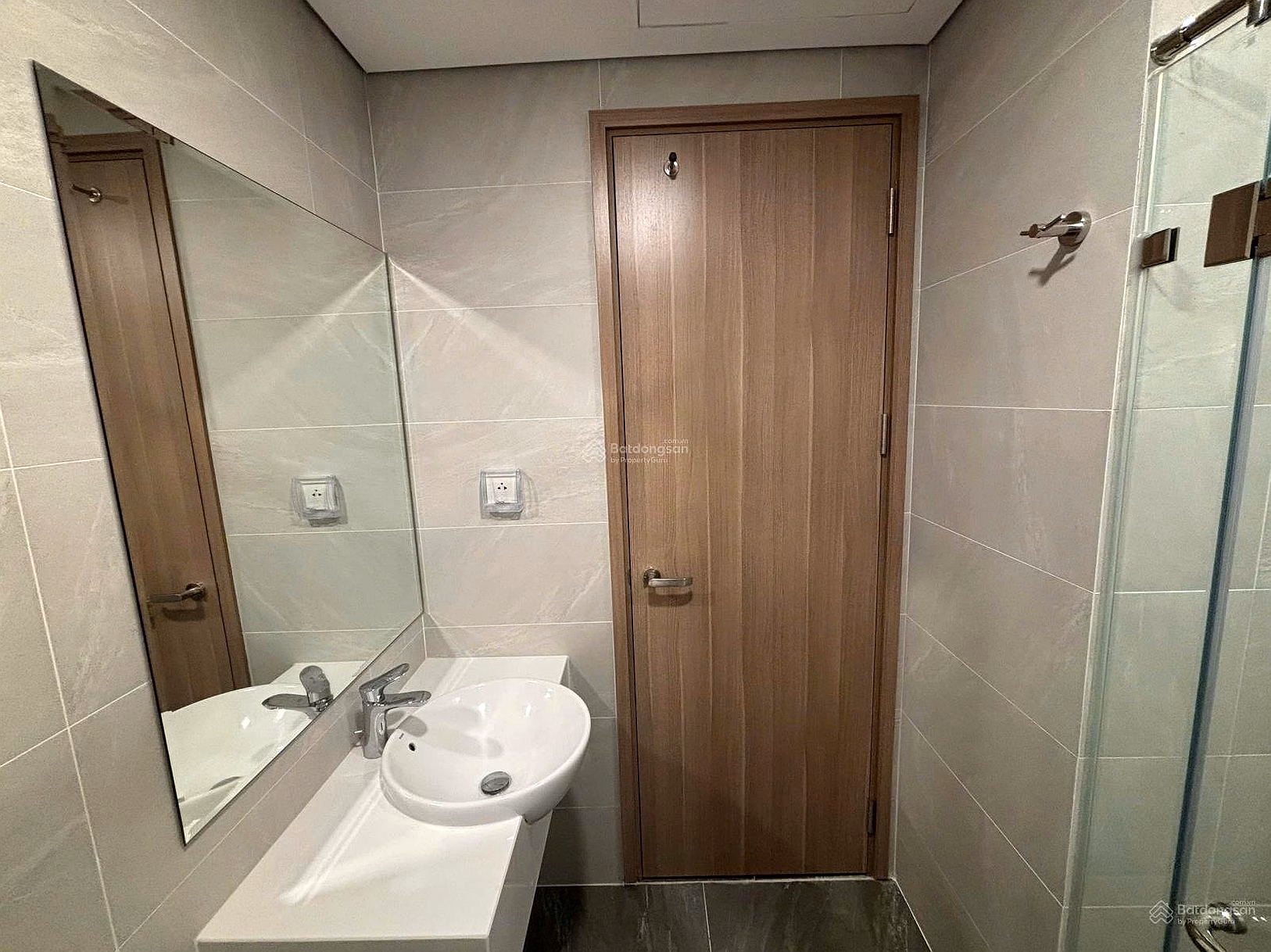 Selling 2 bedroom apartment in The Miami, great price 5.2 billion, 63m2, Northeast, Nam Tu Liem, Hanoi