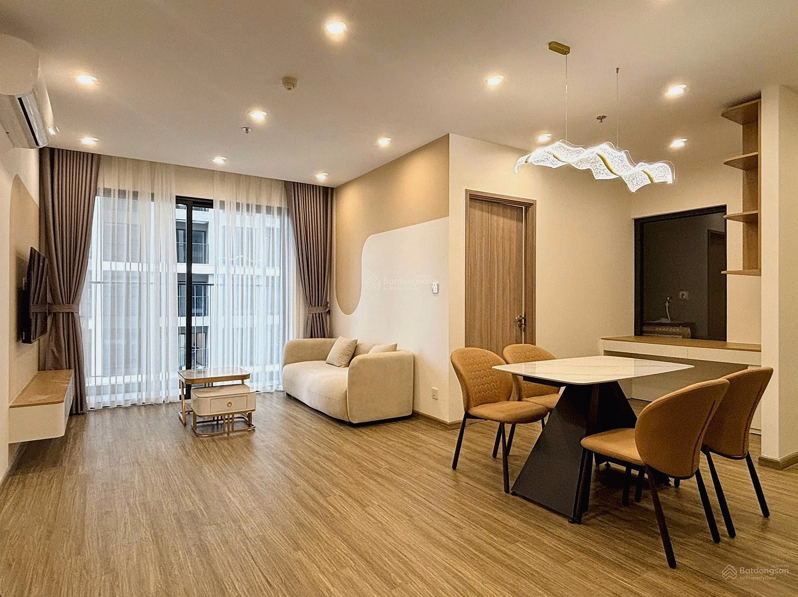 OWNER FOR SELLING 2 BEDROOM PLUS 73M - CANOPY, MIDDLE FLOOR - 6.15 BILLION - FULL BEAUTIFUL FURNITURE. ONLY SOLD DURING THE WEEK
