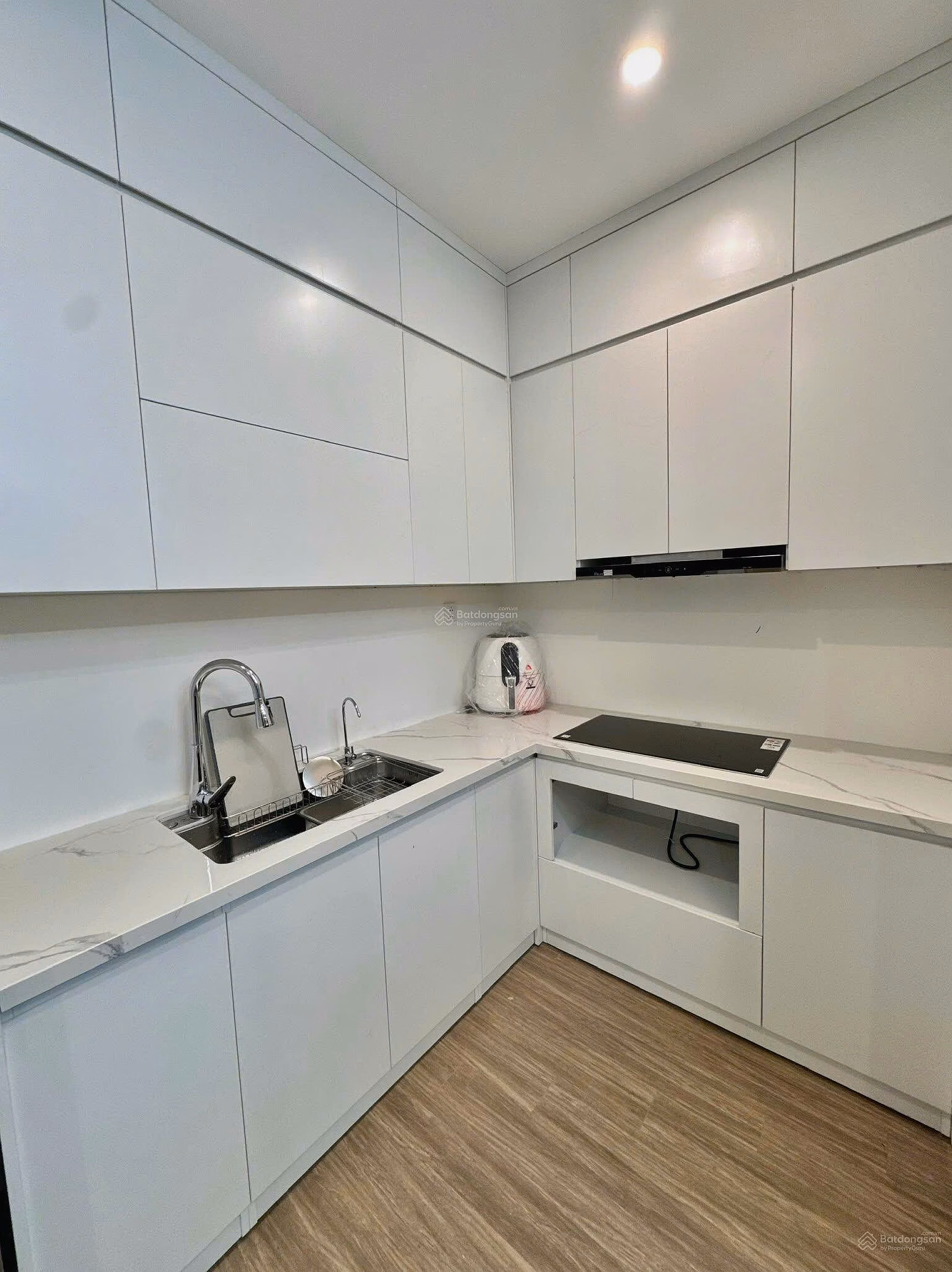 Brand new 2 bedroom 2 bed apartment for rent, fully furnished, 2 balconies, price only 13.5 million/month