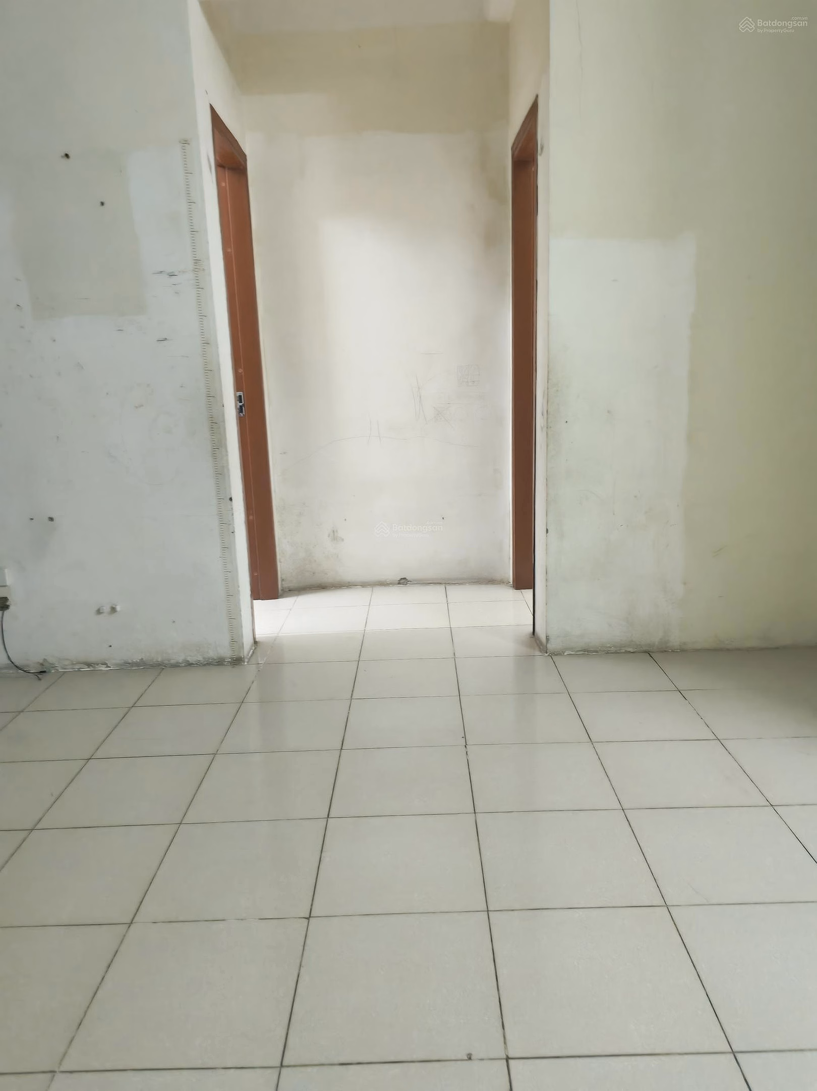 Owner sells Xa La Ha Dong apartment, area 65m², 2 bedrooms, 2 bathrooms, airy, price 2.7 billion