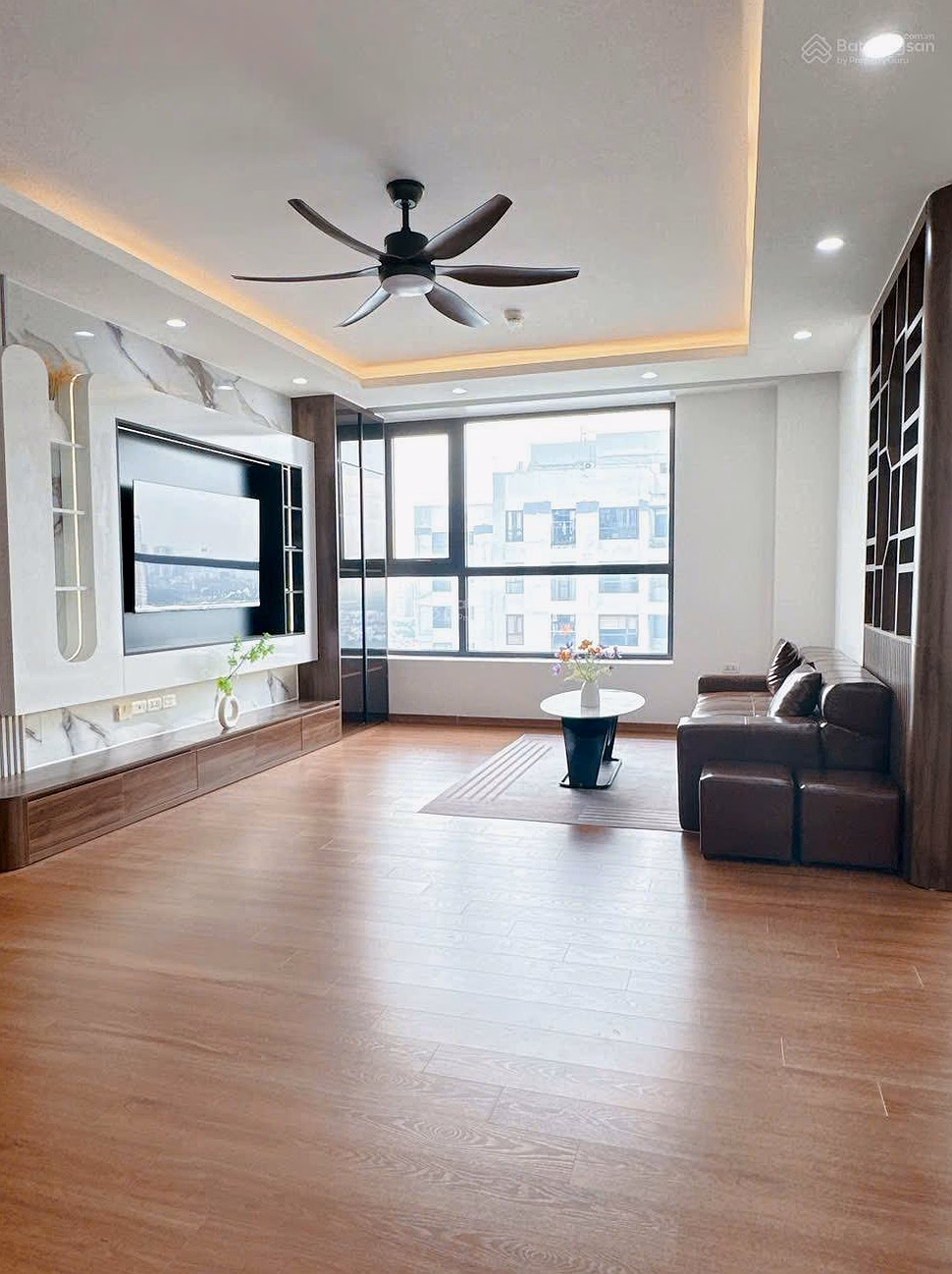 75 million/1m² - 107m² - 3 bedrooms - open balcony X2 Dai Kim. Full interior