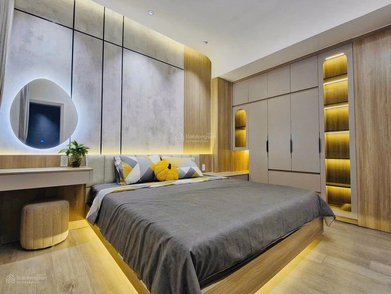 Urgent sale of Park View PMH District 7. Cheapest 3 bedrooms in the area*** Hai