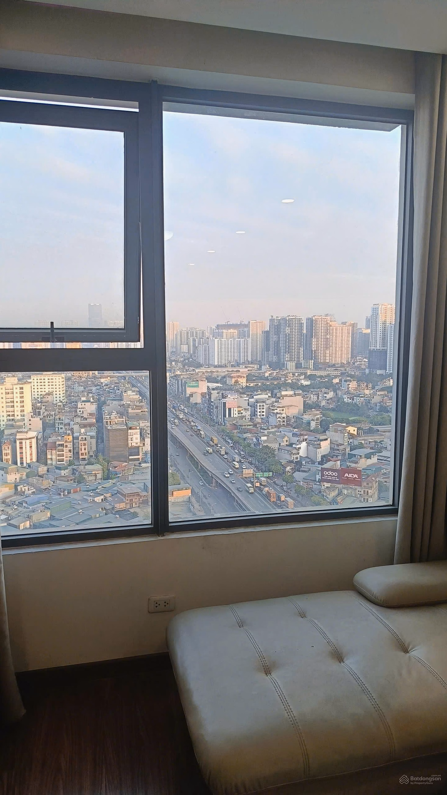 Selling apartment (2 bedrooms + 2 bathrooms), 67m2, fully furnished, middle floor, at Eco Green City, price 5.7 billion - With additional price