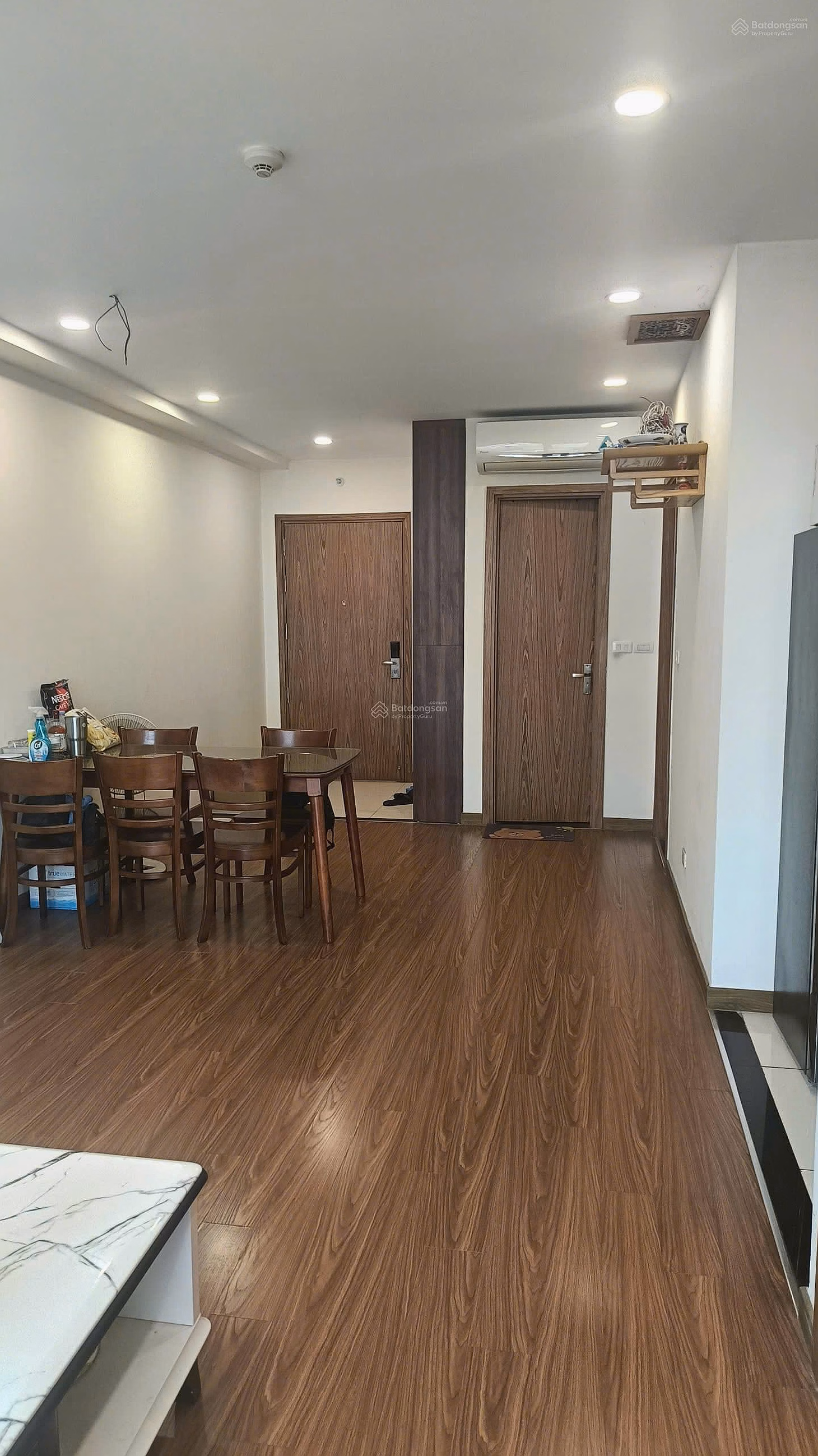 Selling apartment (2 bedrooms + 2 bathrooms), 67m2, fully furnished, middle floor, at Eco Green City, price 5.7 billion - With additional price