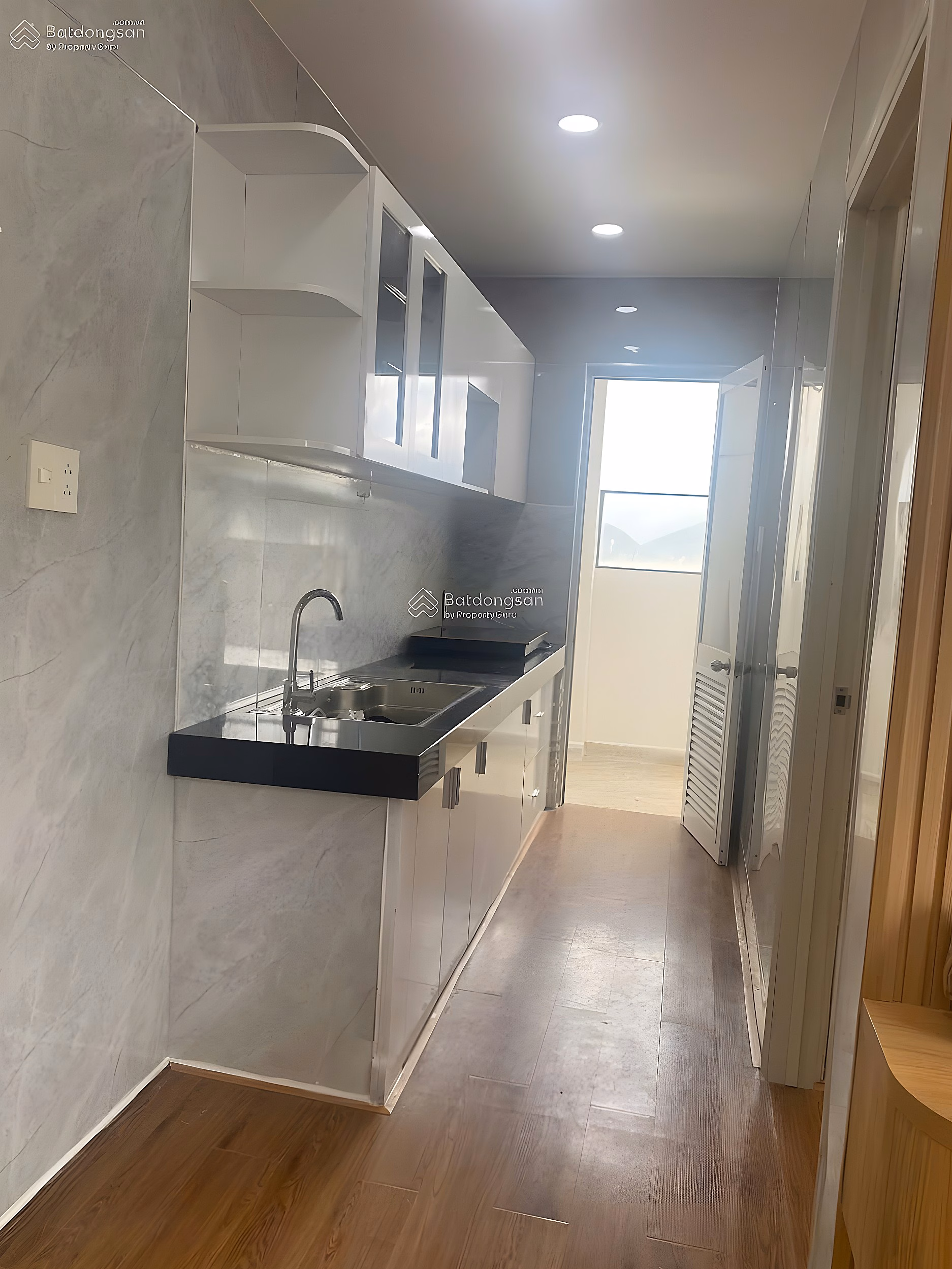 Corner apartment for rent, 75m², Hoang Quan apartment, full of high-class furniture, beautiful airy view