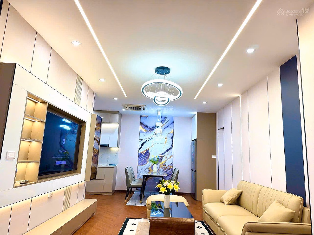Apartment for urgent sale without virtual price CH 122m (3 bedrooms), B/C: SE, 100% new high-class furniture, nice view, price 13 billion with TL