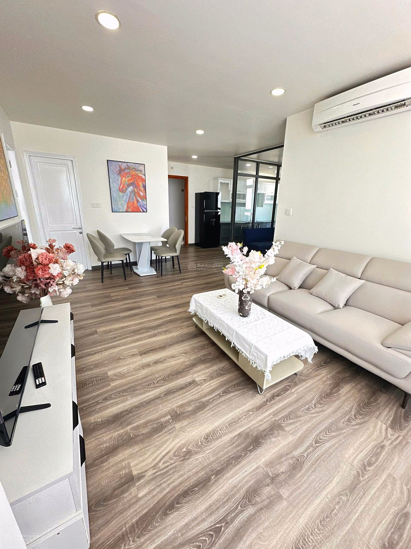 Selling apartment with pink book - Valeo Dam Sen, 82m², 3 bedrooms, 4.6 billion Truc: 0932 742 ***