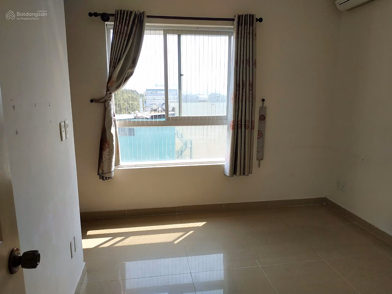 [Real owner news] Apartment 155 Nguyen Chi Thanh District 5 - 65m² - 2 bedrooms - One owner - Price 4 billion