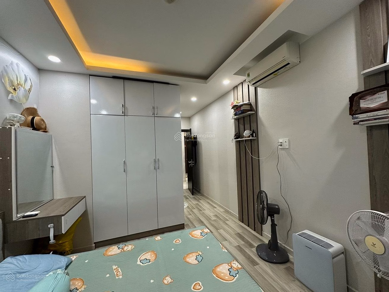 Selling The Botanica apartment 2 bedrooms 2 bathrooms fully furnished near the airport 73m2 price 6.2 billion to receive the house immediately