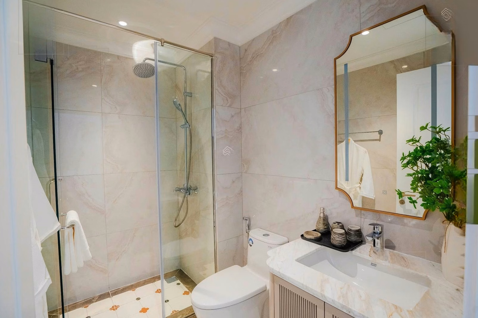 Selling 2-bedroom apartment with direct view of Han River - Capital Square Da Nang - 66.15m² - Price only 4,984 billion
