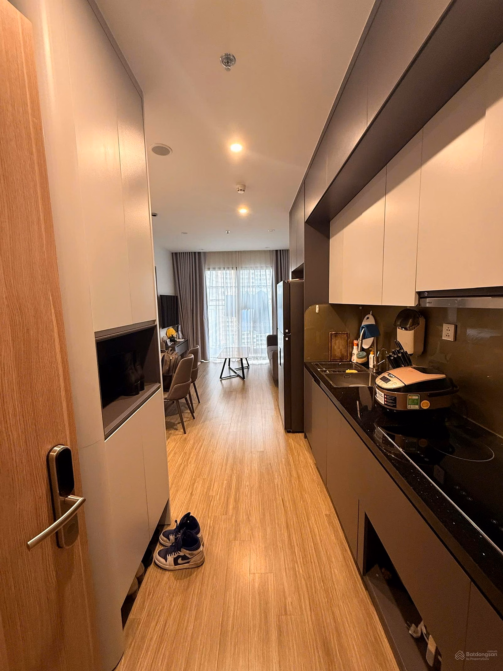 Surprisingly Good Price P3 Premium 2BRs2WC 53m2 Price 3,750 billion Fully Furnished - Middle Floor Airy View
