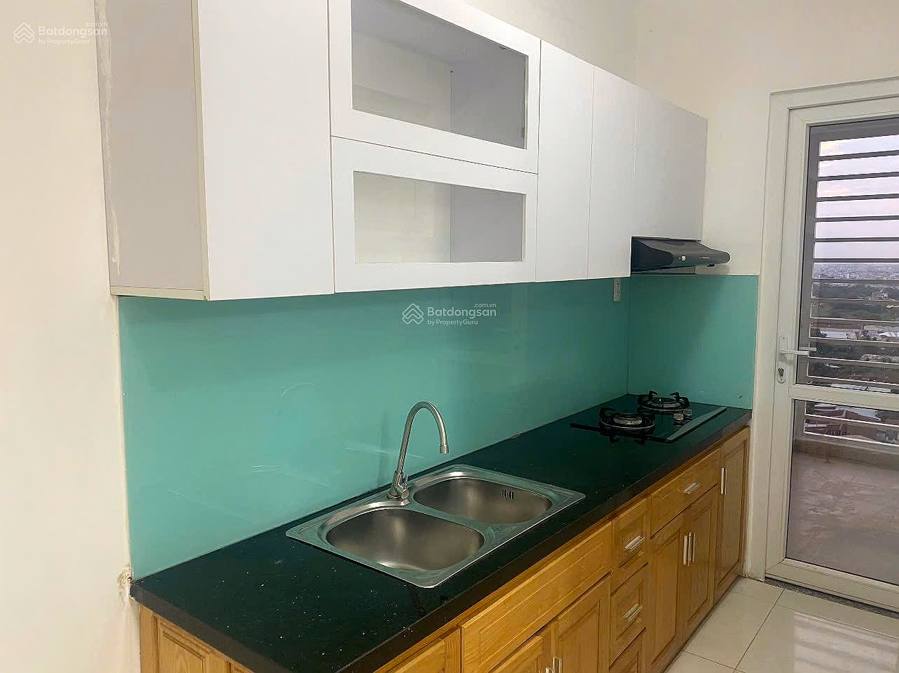 District 8 Tara Residence apartment has 81m2: 2 bedrooms, 2 bathrooms with furniture 4 billion,050