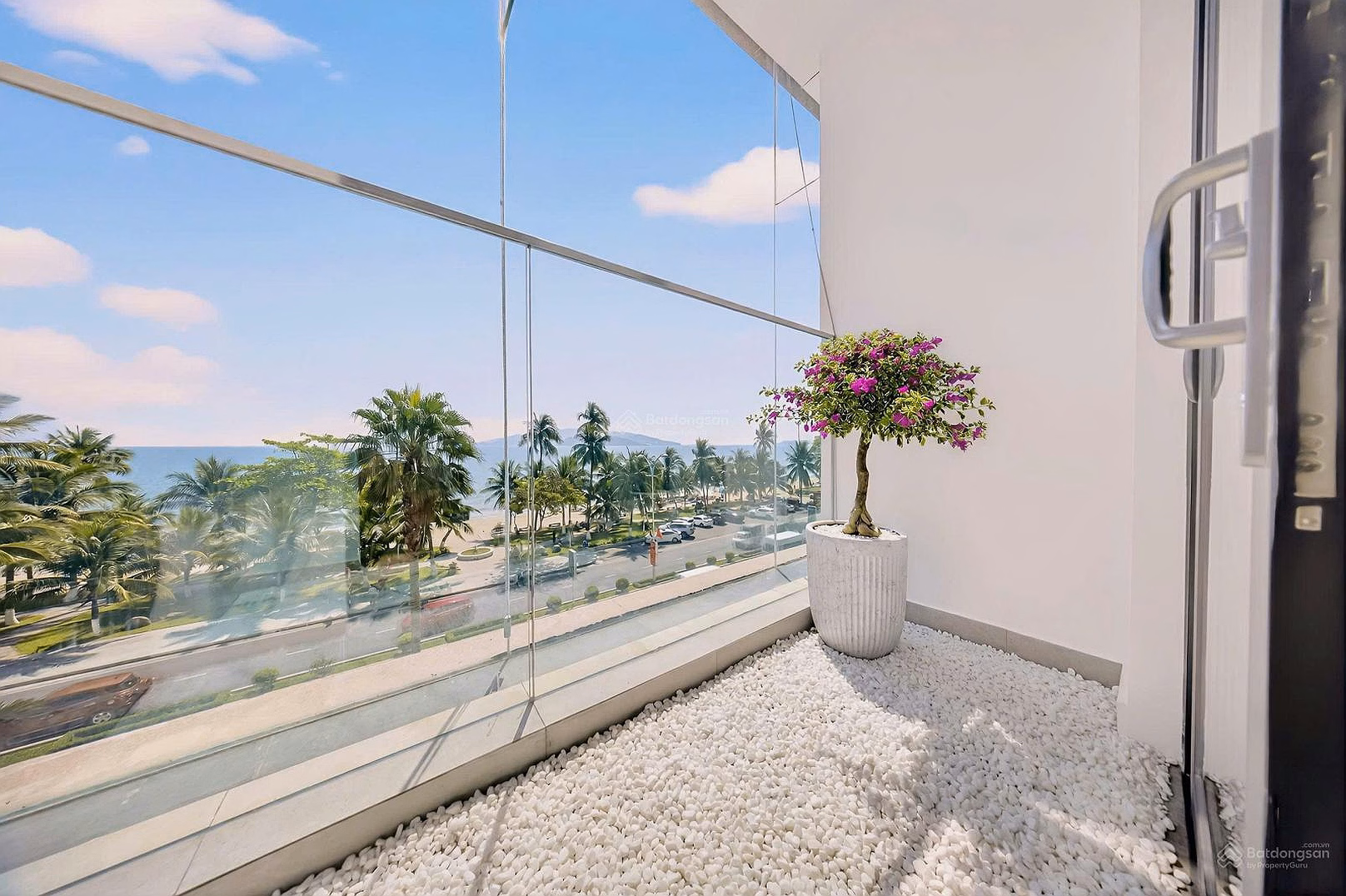 Here there is a 2-bedroom apartment with standard original price and standard policy from the Investor, Price 4.3 billion, Charmora City