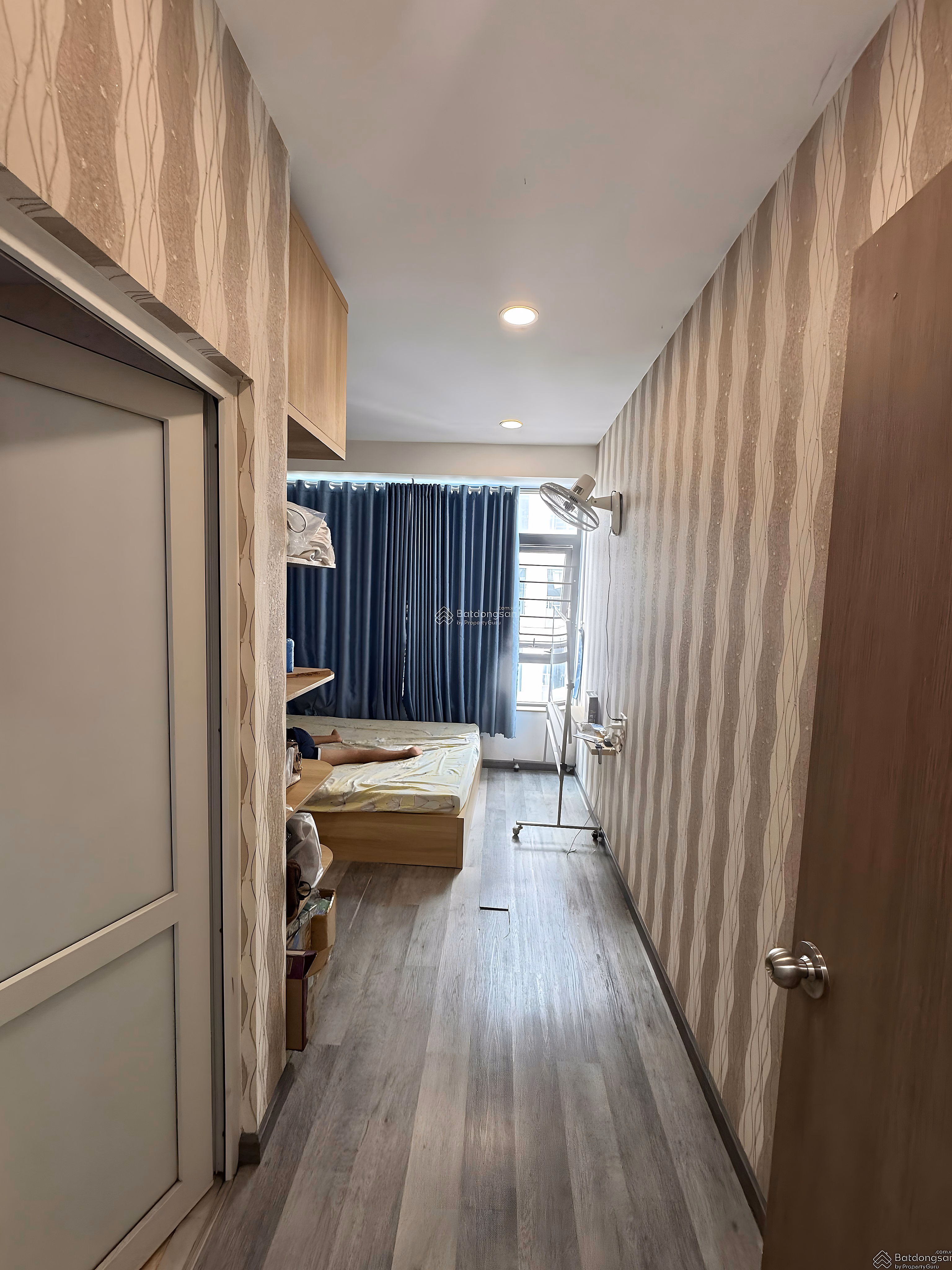 With a large apartment with a diagonal view of the sea, customers should not miss this opportunity