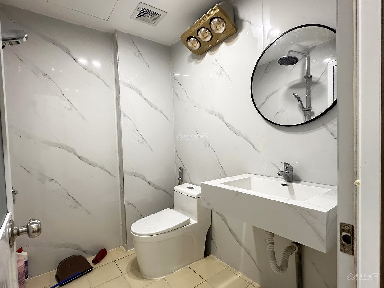 Urgent sale of 3-bedroom apartment in Tan Viet Hoai Duc Apartment, 91m, fully furnished, price 3.8 billion