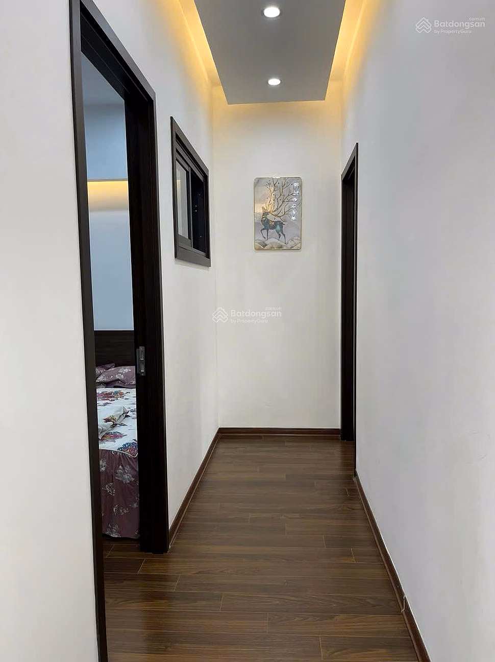 The owner sells a 3-bedroom apartment of 118m2 at N08 Dich Vong New Urban Area, fully furnished, Northwest balcony, red book