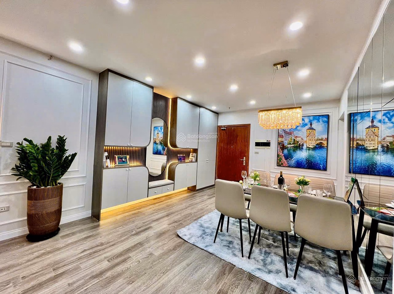 Owner sells 3-bedroom apartment 102m2 at Hapulico building 21T2, fully furnished, Southeast balcony, red book