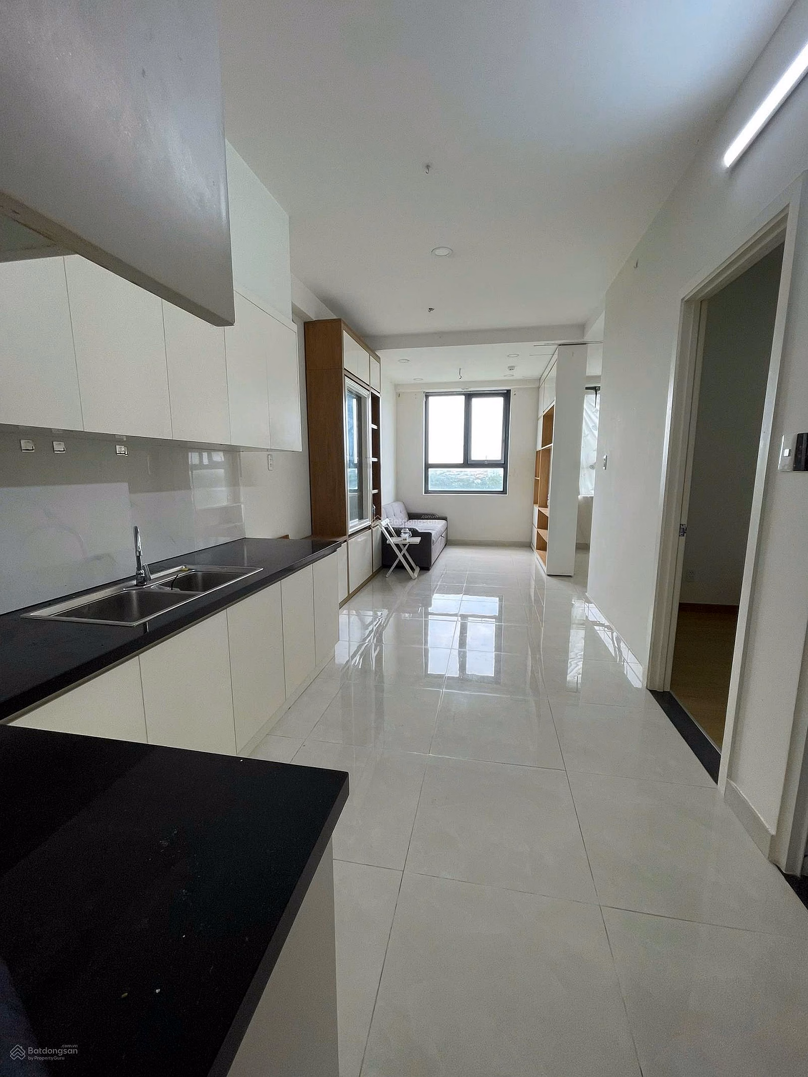 Saigon Intela 50m² empty house with complete middle floor price 2.12 billion