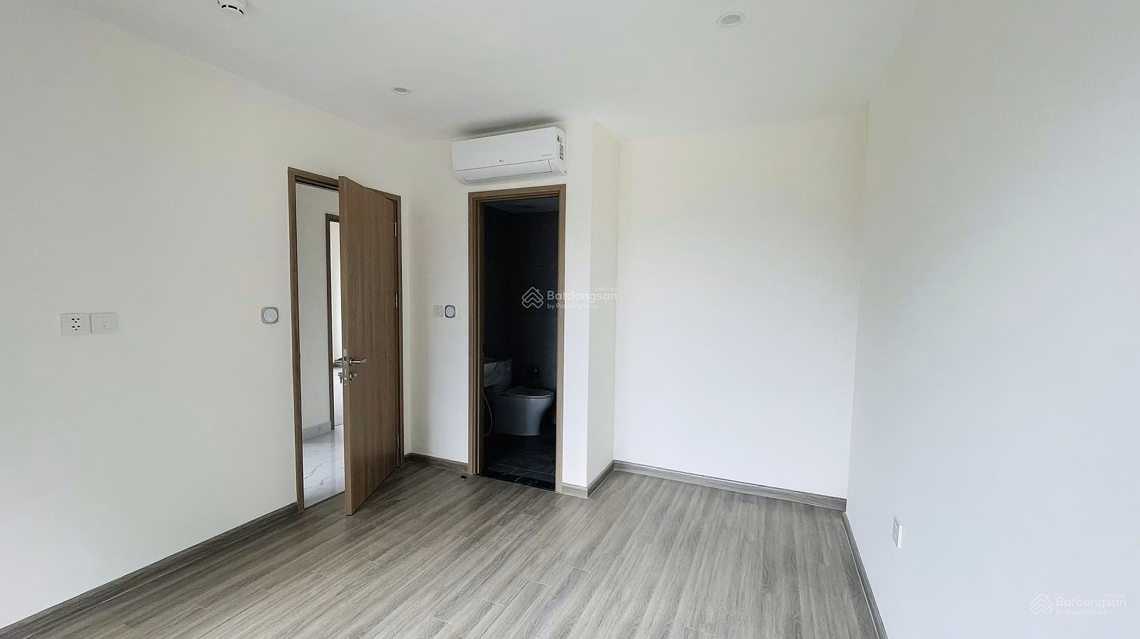 3-bedroom apartment with Dong Nai river view The Beverly Solari BS9 Building Vinhomes Grand Park, City. Thu Duc