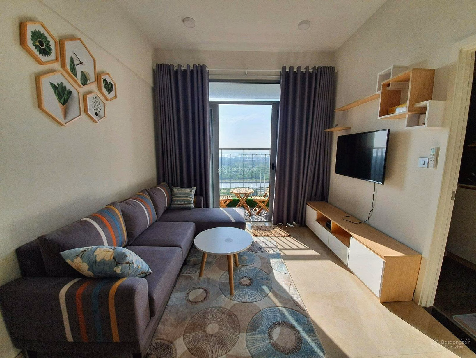 Luxgarden apartment for sale, 2 bedrooms, 2 bathrooms, district 7, priced at 3.4 billion, book notarized immediately