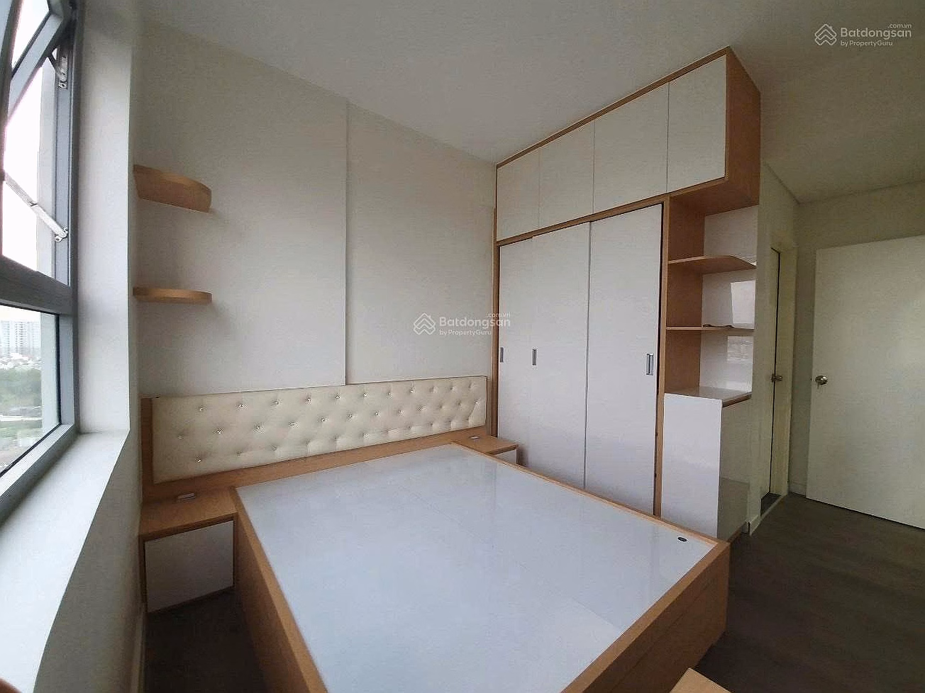 Luxgarden apartment for sale, 2 bedrooms, 2 bathrooms, district 7, priced at 3.4 billion, book notarized immediately