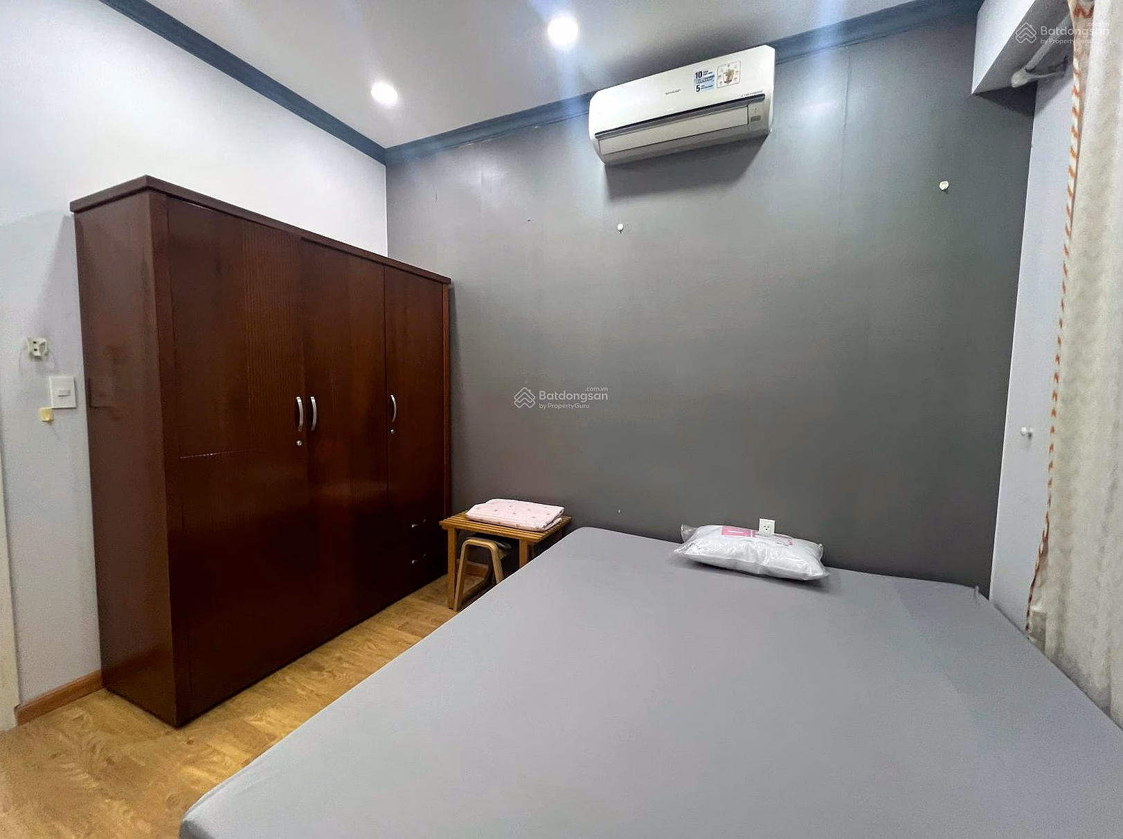 Selling 1 bedroom, 1 bathroom apartment with ready-made rental contract near the airport, fully furnished as shown, price only 3.9 billion 53m2