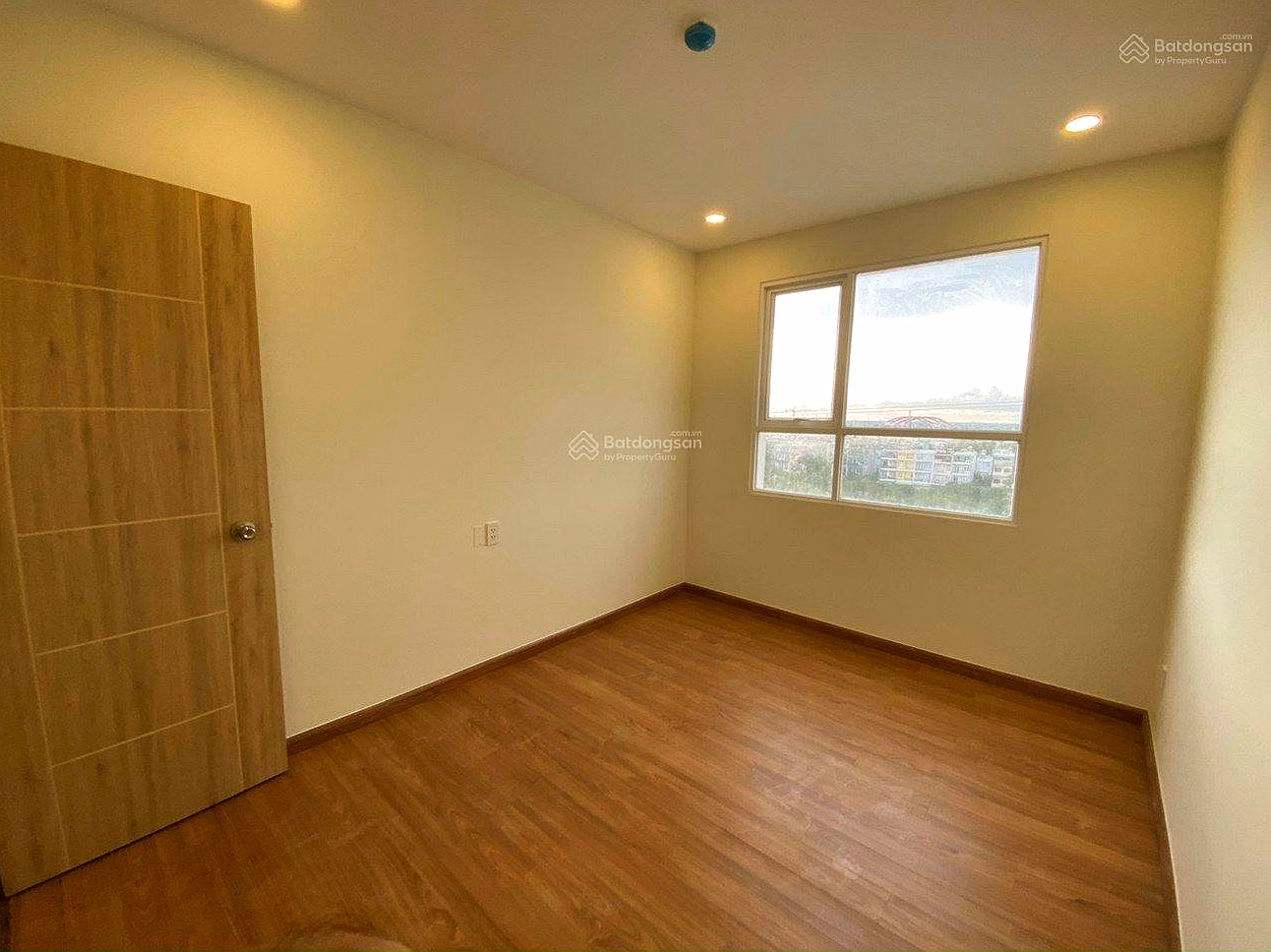 Owner needs to sell 2 bedroom apartment - Not flooded during stormy season or high tide